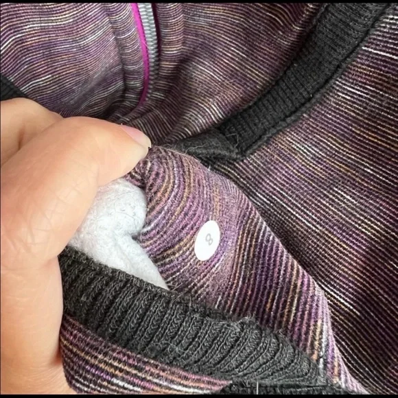 lululemon athletica Scuba Purple and Black Jacket size 8.
Shows signs of wear. - Picture 13 of 13